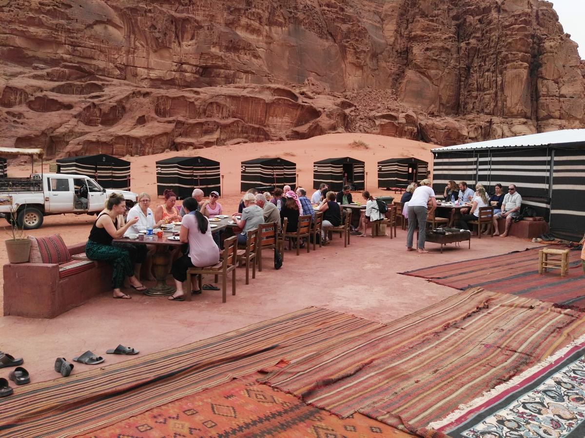 Rainbow Camp Hotel Wadi Rum Exterior photo
